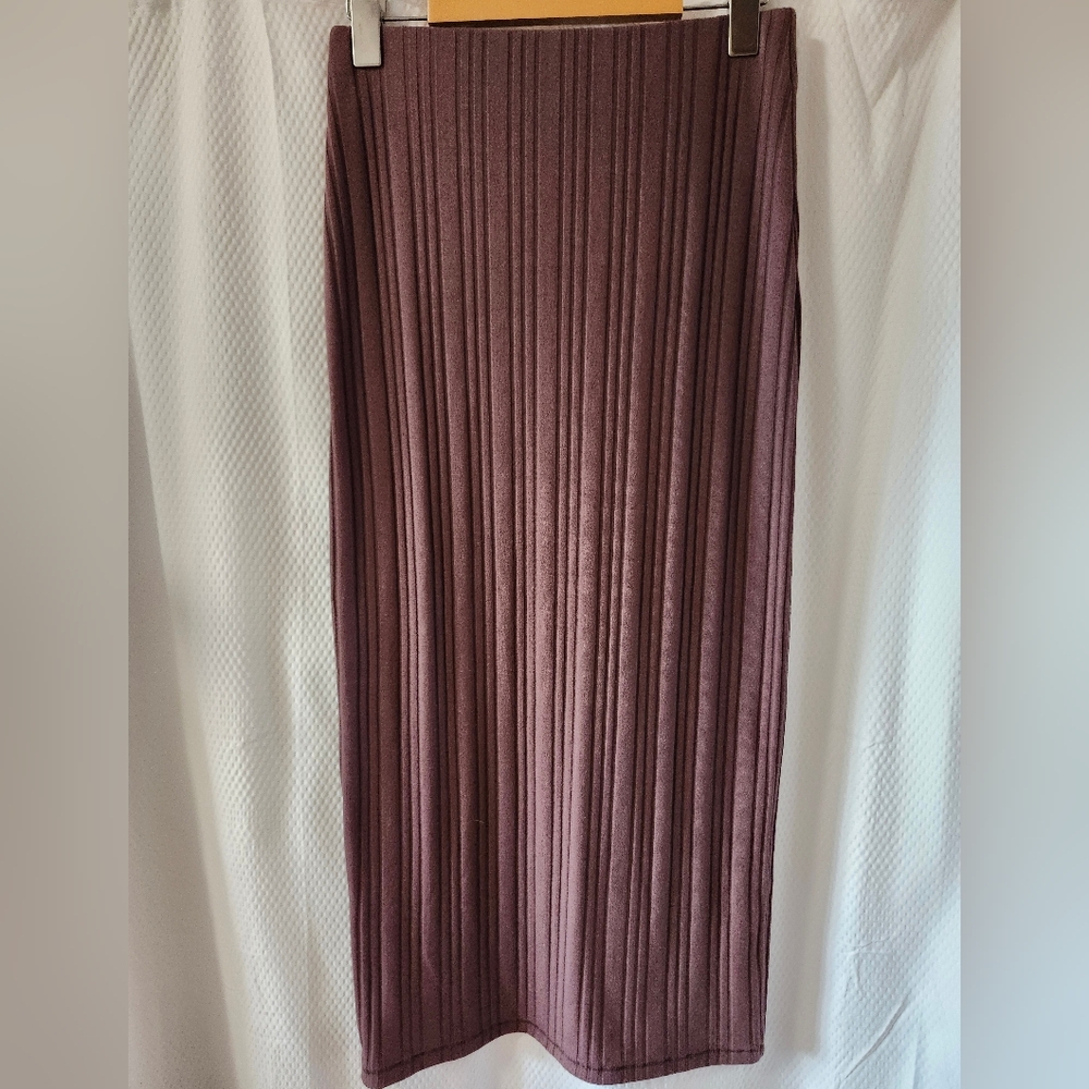 🎉 3/$60 Aritzia Wilfred Free Brown Ribbed Midi Skirt Size Medium